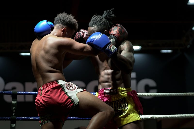 Boxing ring representing celebrity feuds